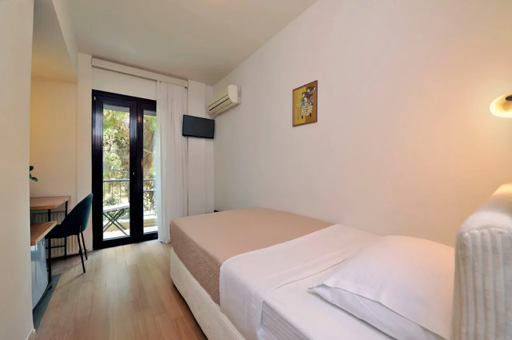 economy sigle room athens L1955622 Orion & Dryades Hotel in Athens